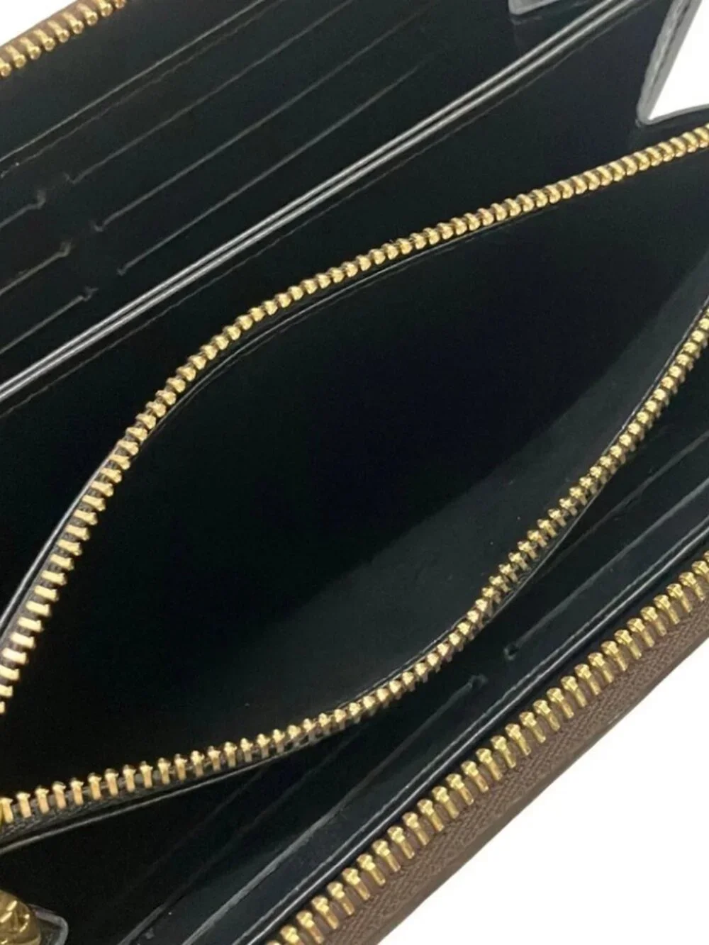 LOUIS VUITTON Zippy Wallet Monogram Transformed Canvas